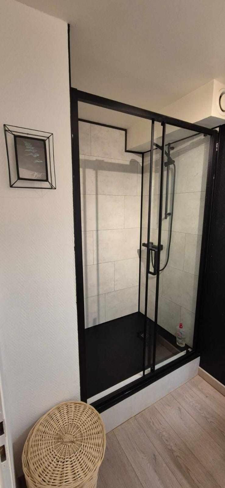 Nouveau !! Appartement Confortable Totalement Renove Avec Parking Gratuit - Hypercentre De Nancy Bagian luar foto